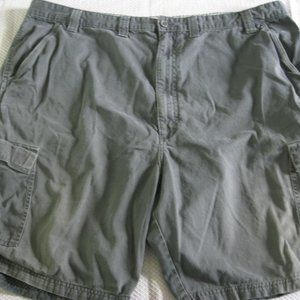 Men's Green Cargo Shorts Size 46 A7